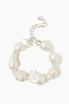 Chan Luu Le Baroque pearl bracelet