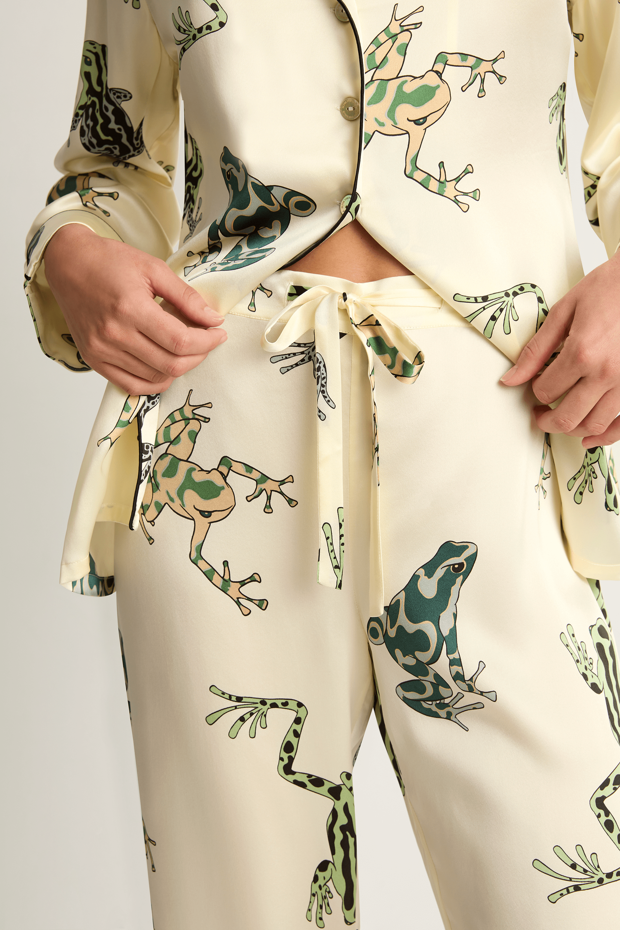 Olivia Von Halle Lila Silk Pajamas - Lumi Ivory Frog